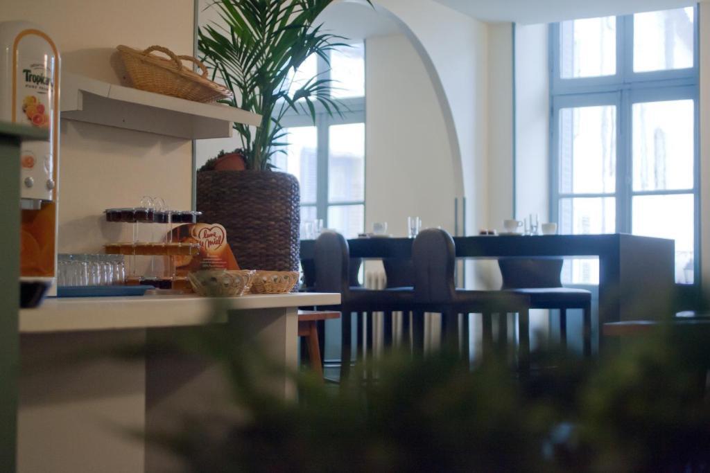 Hotel Le Coin Des Halles 카오르 외부 사진