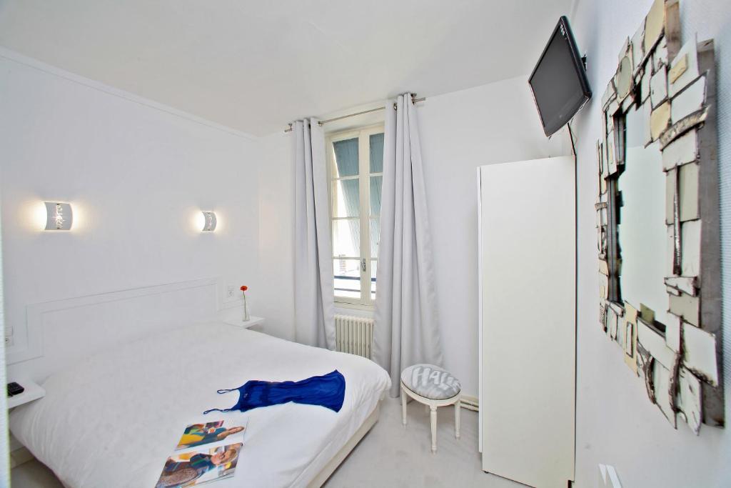 Hotel Le Coin Des Halles 카오르 객실 사진