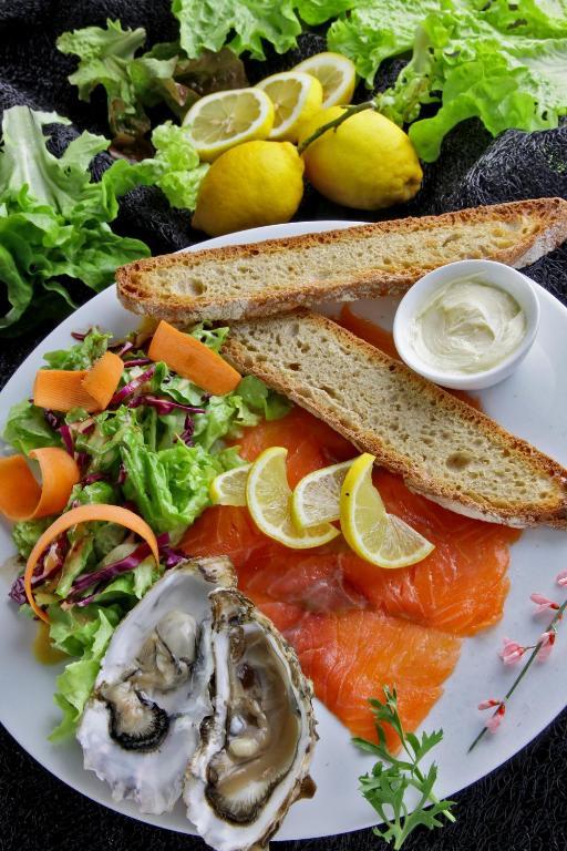 Hotel Le Coin Des Halles 카오르 외부 사진