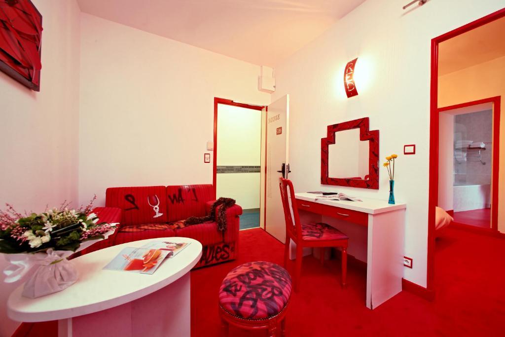Hotel Le Coin Des Halles 카오르 객실 사진